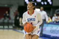 UNIVERSITY PARK, TX - JANUARY 03: Southern Methodist Mustangs guard Mikayla Reese (4) looks at the basket during the women's game between SMU and UCF on January 3, 2018 at Moody Coliseum in Dallas, TX. (Photo by George Walker/Icon Sportswire)