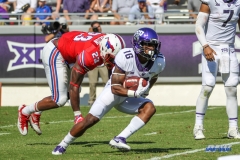 DALLAS, TX - SEPTEMBER 16: TCU Horned Frogs running back Kenedy Snell (16) during the game between the SMU Mustangs and TCU Horned Frogs on September 16, 2017, at Amon G. Carter Stadium in Fort Worth, Texas.  (Photo by George Walker/DFWsportsonline)
