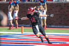 DALLAS, TX - NOVEMBER 25: Southern Methodist Mustangs tight end Ryan Becker (14) scores a touchdown during the game between Tulane and SMU on November 25, 2017 at Gerald J. Ford Stadium in Dallas, TX. (Photo by George Walker/Icon Sportswire)