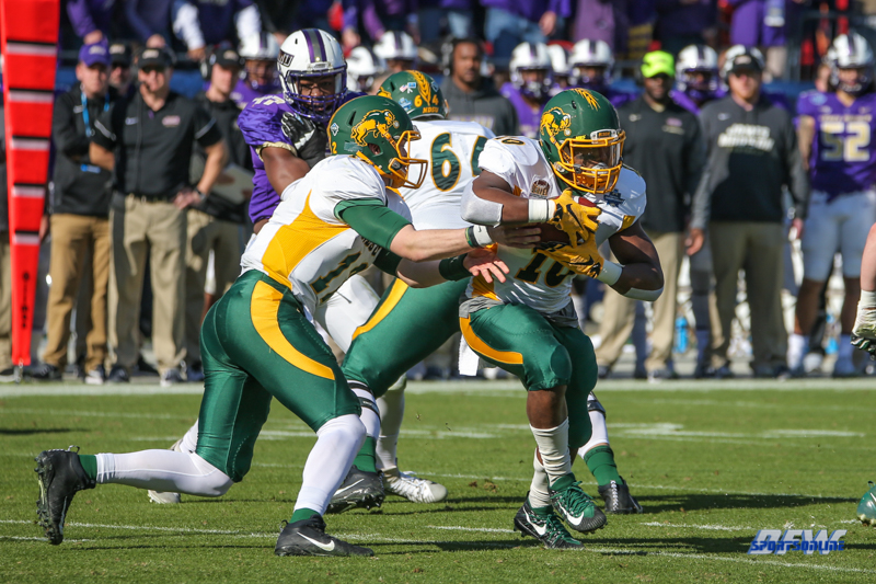 FRISCO, TX - JANUARY 6: North Dakota State Bison running back Lance Dunn (10) takes a handoff during the NCAA FCS Championship football game between North Dakota State and James Madison on January 6, 2018 at Toyota Stadium in Frisco, TX. (Photo by George Walker/DFWsportsonline)