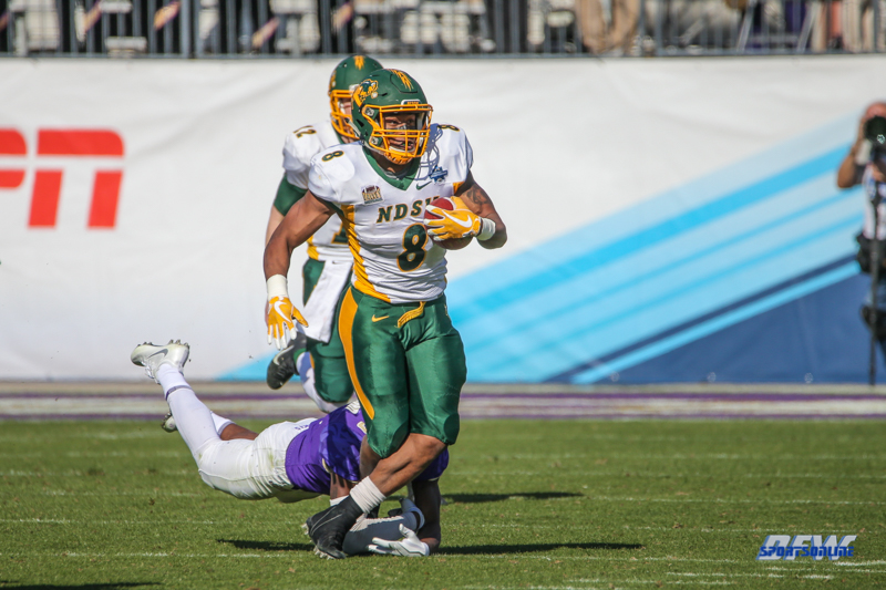 FRISCO, TX - JANUARY 06: North Dakota State Bison running back Bruce Anderson (8) runs to the outside during the FCS National Championship game between North Dakota State and James Madison on January 6, 2018 at Toyota Stadium in Frisco, TX. (Photo by George Walker/Icon Sportswire)
