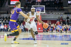 UNIVERSITY PARK, TX - JANUARY 28: Southern Methodist Mustangs guard Ben Emelogu II (21) drives to the basket during the game between SMU and East Carolina on January 28, 2018 at Moody Coliseum in Dallas, TX. (Photo by George Walker/Icon Sportswire)
