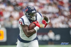 HOUSTON, TX - SEPTEMBER 23: Houston Texans tight end Jordan Thomas (83) runs to the end zone for a touchdown during the game between the Houston Texans and New York Giants on September 23, 2018, at NRG Stadium in Houston, TX. (Photo by George Walker/DFWsportsonline)