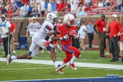 DALLAS, TX - SEPTEMBER 30: Southern Methodist Mustangs running back Braeden West (6) scores a touchdown during the game between SMU and UConn on September 30, 2017, at Gerald J. Ford Stadium in Dallas, TX. (Photo by George Walker/DFWsportsonline)