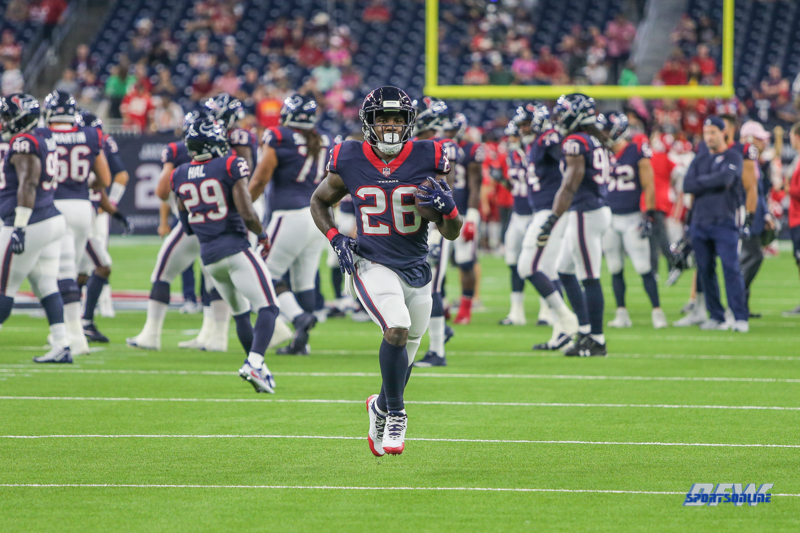 HOUSTON, TX - OCTOBER 08: Houston Texans running back Lamar Miller (26) during the game between the Houston Texans and Kansas City Chiefs on October 8, 2017, at NRG Stadium in Houston, TX. (Photo by George Walker/DFWsportsonline)