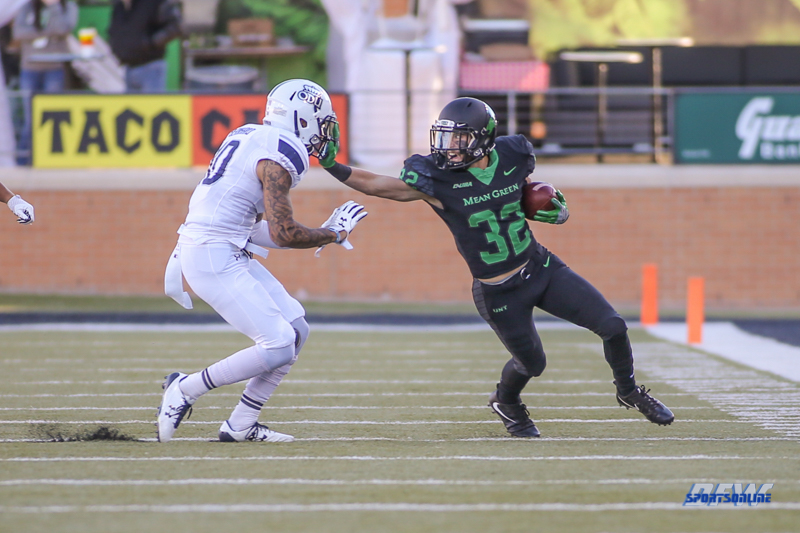 DENTON, TX - OCTOBER 28: North Texas Mean Green wide receiver Michael Lawrence (32) during the game between the North Texas Mean Green and Old Dominion Monarchs on October 28, 2017, at Apogee Stadium in Denton, Texas. (Photo by George Walker/DFWsportsonline)