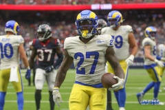 HOUSTON, TX - OCTOBER 31: Los Angeles Rams running back Darrell Henderson (27) during the game between the Houston Texans and Los Angeles Rams on October 31, 2021 at NRG Stadium in Houston, TX. (Photo by George Walker/DFWsportsonline)