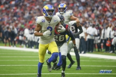 HOUSTON, TX - OCTOBER 31: Los Angeles Rams wide receiver Robert Woods (2) during the game between the Houston Texans and Los Angeles Rams on October 31, 2021 at NRG Stadium in Houston, TX. (Photo by George Walker/DFWsportsonline)