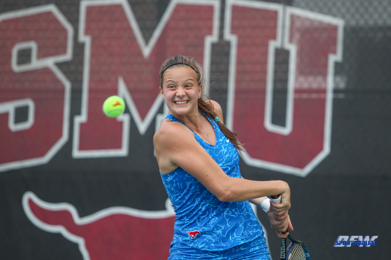 DALLAS, TX - NOVEMBER 04: Liza Buss during the SMU women's tennis Red and Blue Challenge on November 4, 2017, at the SMU Tennis Complex, Turpin Stadium & Brookshire Family Pavilion in Dallas, TX. (Photo by George Walker/DFWsportsonline)