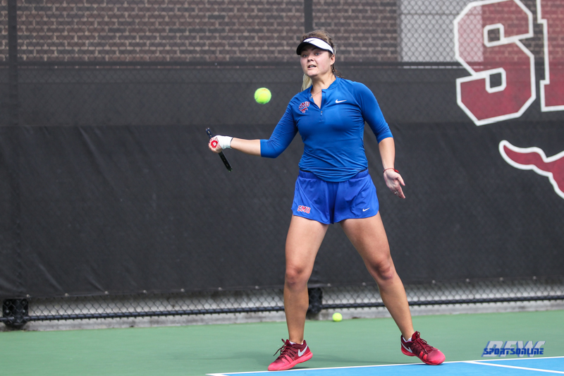 DALLAS, TX - NOVEMBER 04: Anzhelika Shapovalova during the SMU women's tennis Red and Blue Challenge on November 4, 2017, at the SMU Tennis Complex, Turpin Stadium & Brookshire Family Pavilion in Dallas, TX. (Photo by George Walker/DFWsportsonline)
