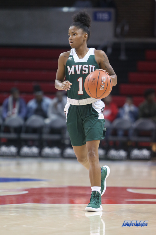 DALLAS, TX - NOVEMBER 12: Mississippi Valley State Devilettes guard LaKendra Bassett (1) brings the ball up court during the game between SMU and Mississippi Valley State on November 12, 2018 at Moody Coliseum in Dallas, TX. (Photo by George Walker/DFWsportsonline) DALLAS, TX - NOVEMBER 12: Mississippi Valley State Devilettes guard LaKendra Bassett (1) brings the ball up court during the game between SMU and Mississippi Valley State on November 12, 2018 at Moody Coliseum in Dallas, TX. (Photo by George Walker/DFWsportsonline)