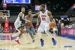 UNIVERSITY PARK, TX - NOVEMBER 28: Southern Methodist Mustangs guard Ben Emelogu II (21) dribbles during the game between SMU and UT Rio Grande Valley on November 28, 2017 at Moody Coliseum in Dallas, TX. (Photo by George Walker/Icon Sportswire)