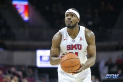 UNIVERSITY PARK, TX - DECEMBER 19: Southern Methodist Mustangs guard Ben Emelogu II (21) prepares to shoot a free throw during the game between SMU and Cal Poly on December 19, 2017, at Moody Coliseum in Dallas, TX. (Photo by George Walker/Icon Sportswire)