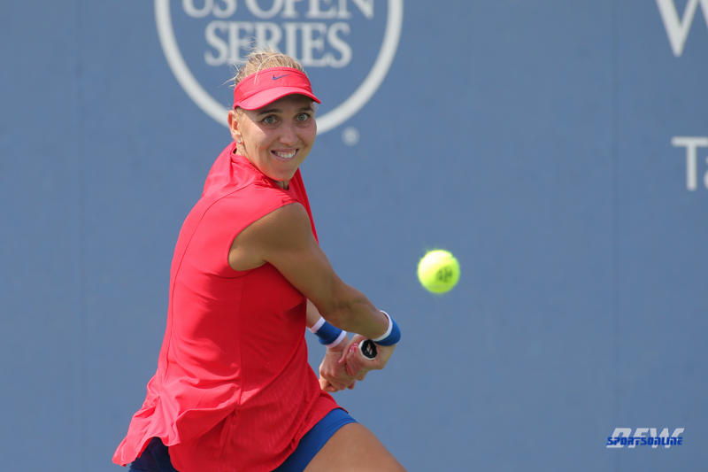 CINCINNATI, OH - AUGUST 16: Elena Vesnina (RUS) hits a backhand during the Western & Southern Open at the Lindner Family Tennis Center in Mason, Ohio on August 16, 2017.(Photo by George Walker/Icon Sportswire)