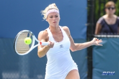 CINCINNATI, OH - AUGUST 14: Camila Giorgi (ITA) hits a forehand during the Western & Southern Open at the Lindner Family Tennis Center in Mason, Ohio on August 14, 2017. (Photo by George Walker/Icon Sportswire)