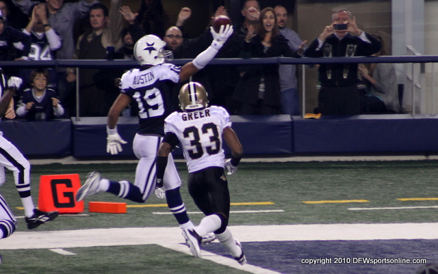 Miles Austin scores on a 60 yard run. Photo by George Walker