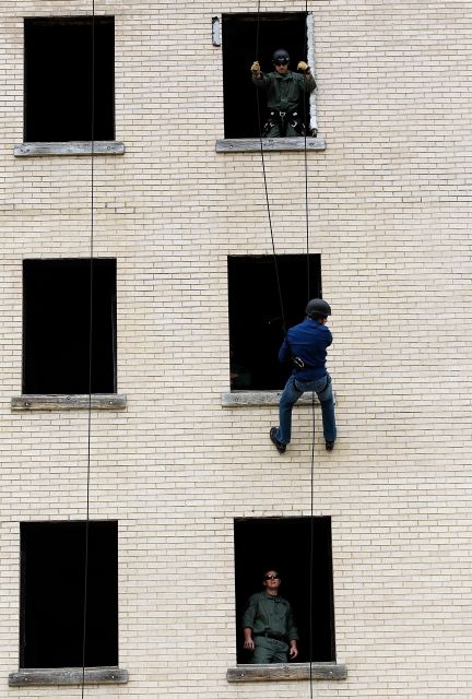 141325063TP001_Carl_Edwards