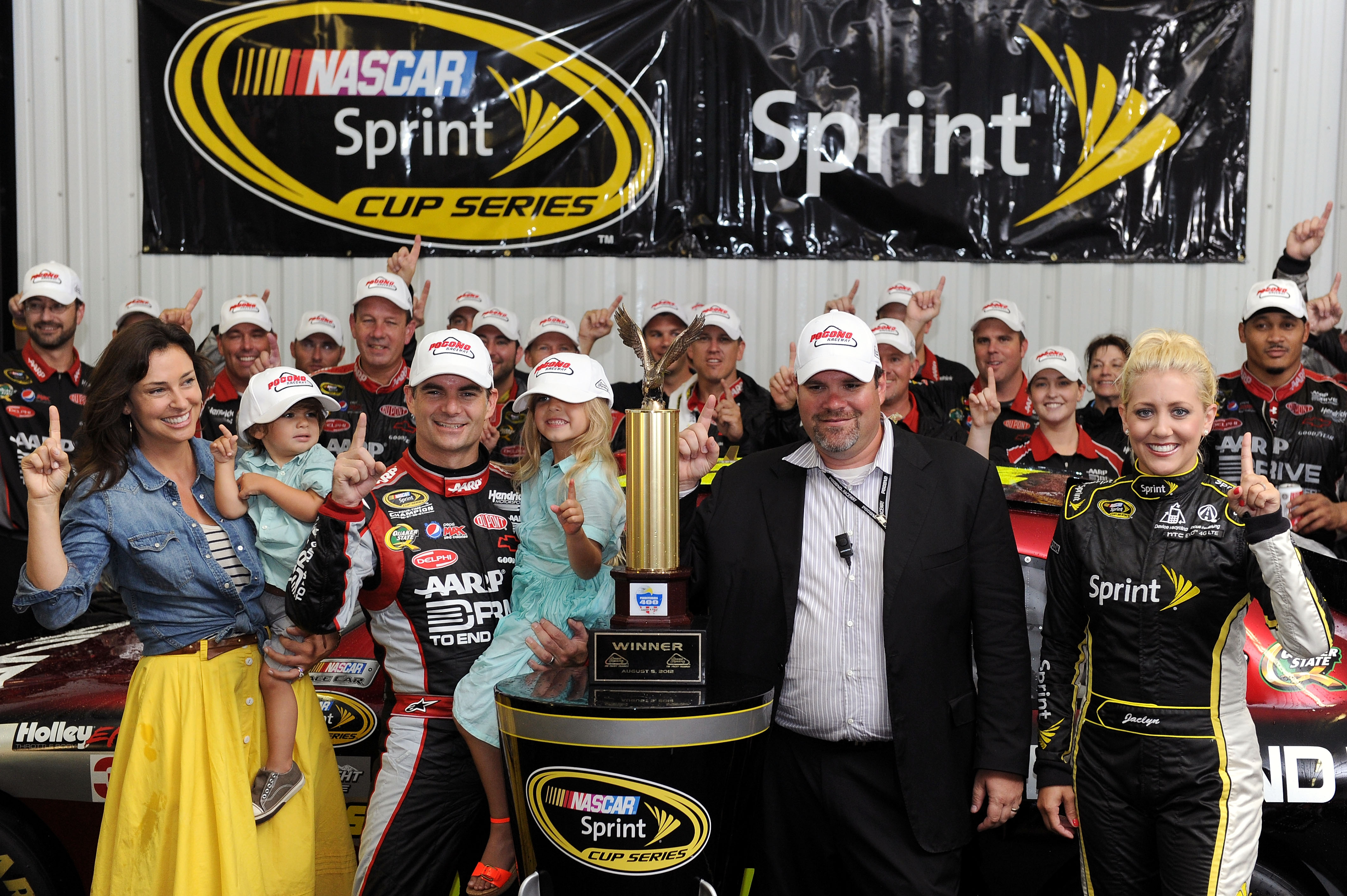 jeff-gordon-pocono-win-victory-lane-august-2012