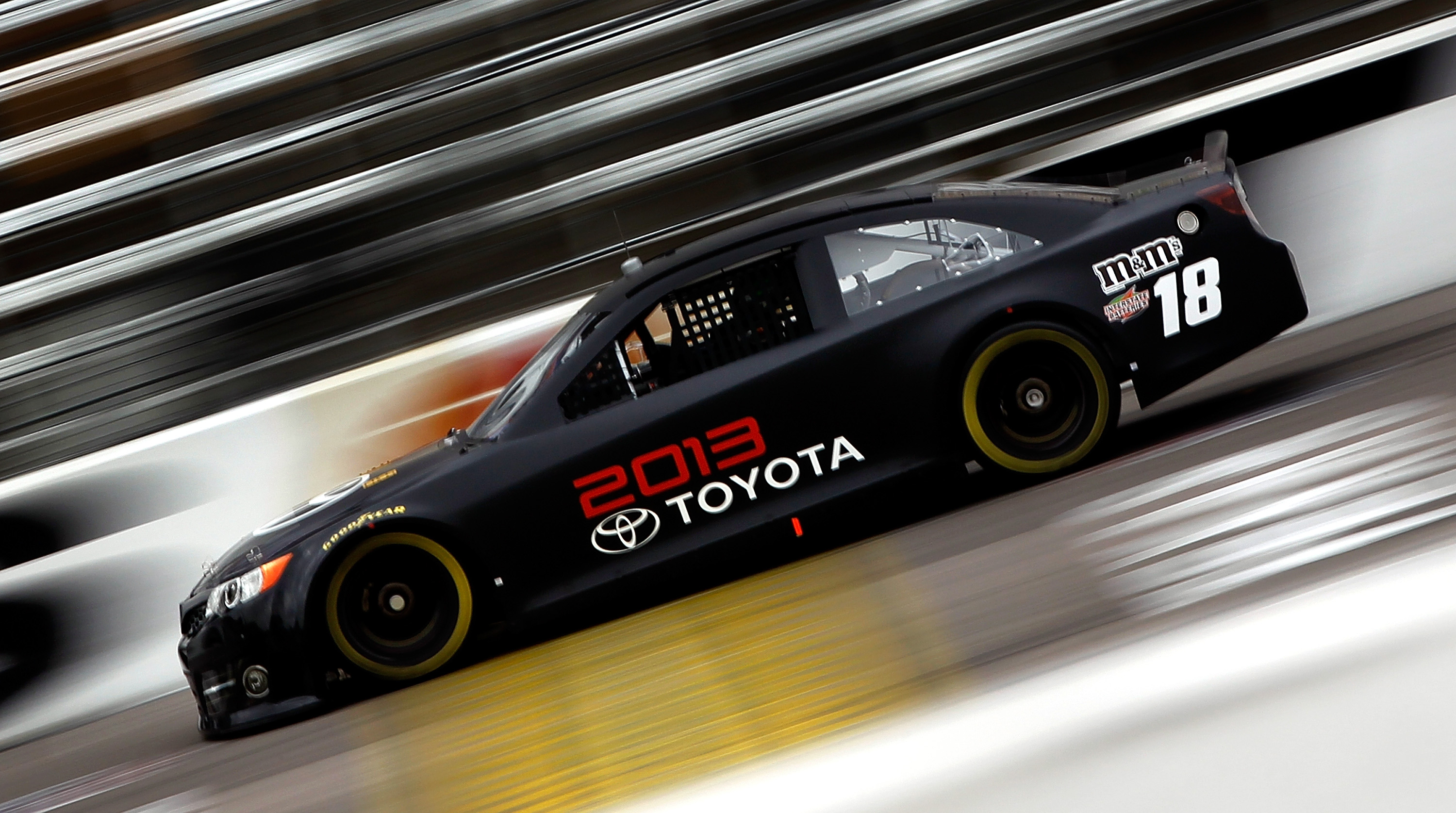 153642925TP006_NASCAR_Testi