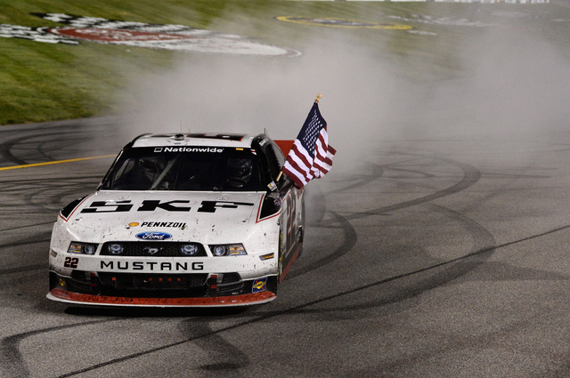 Brad-Keselowski-burnout-NASCAR-Nationwide-2013-Richmond-1-Friday-001