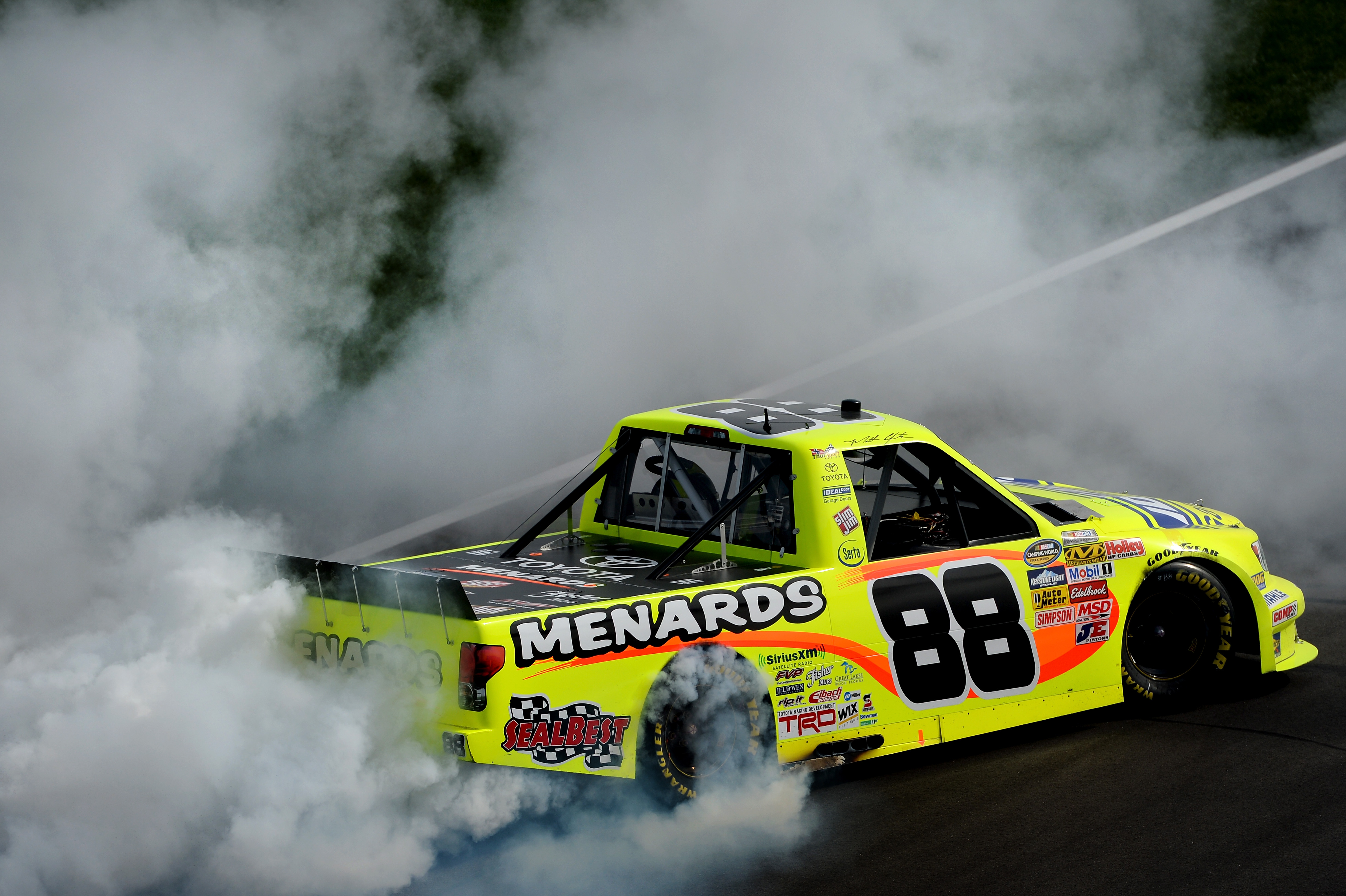 Matt-Crafton-burnout-Kansas-1-2013