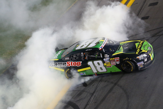 Matt_Kenseth_Win_Burnout_NNS_070513