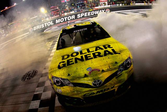 Matt-Kenseth-finish-burnout-NASCAR-Sprint-Cup-Series-Bristol-Irwin-Tools-Night-Race