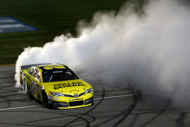NSCS_Matt_Kenseth_Burnout_Chicago_091513